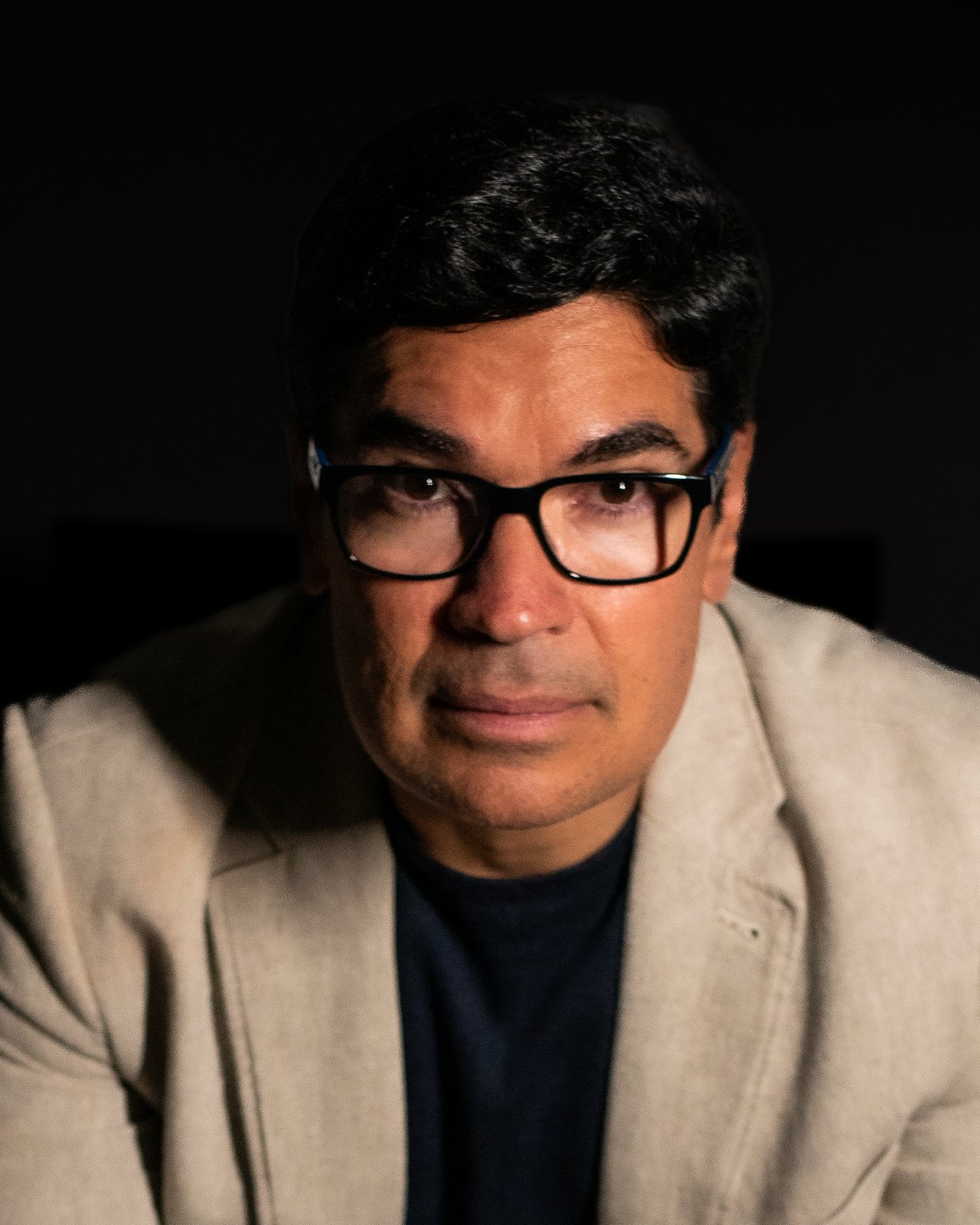 Dr. Niro Reis